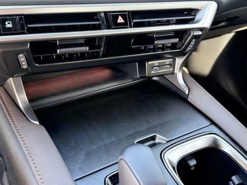 Certified 2025 Lexus RX 450h AWD w/ Luxury Package image 23