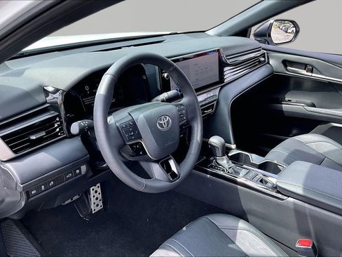 Used 2025 Toyota Camry XSE FWD image 15