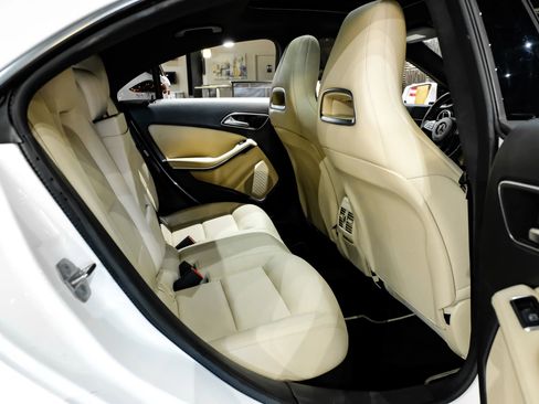 Used 2019 Mercedes-Benz CLA 250 image 41