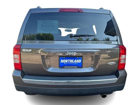 Used 2017 Jeep Patriot High Altitude FWD image 14