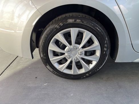 Used 2022 Toyota Corolla LE image 36