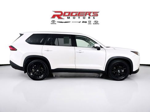Certified 2024 Toyota Grand Highlander AWD image 14