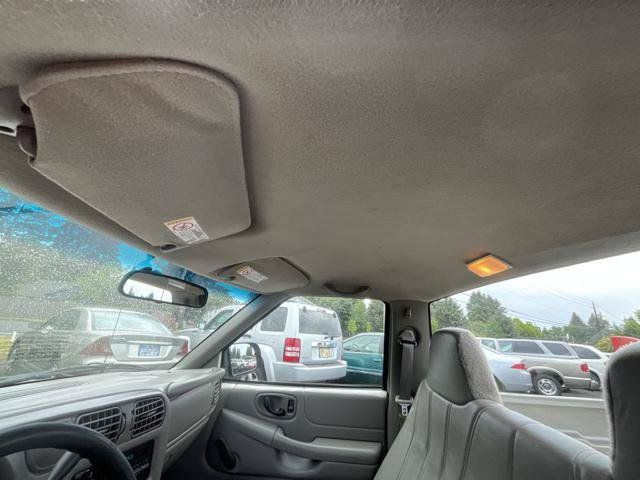 Used 2000 GMC Sonoma SL RWD image 14