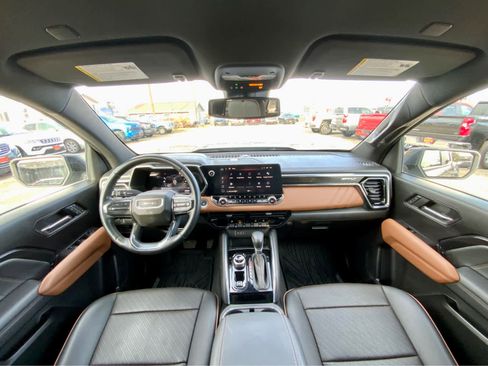 Used 2023 GMC Canyon AT4 w/ AT4 Premium Package image 38