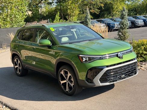 New 2025 Volkswagen Taos SEL image 7