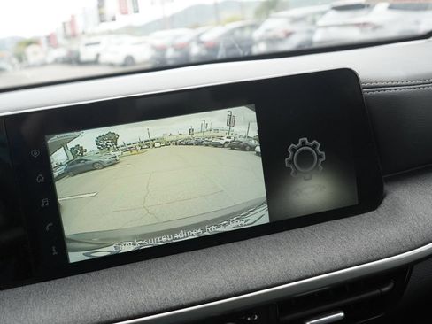Used 2025 Nissan Kicks SV FWD image 12