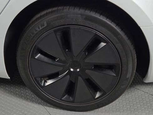 Used 2025 Tesla Model 3 Long Range RWD image 10