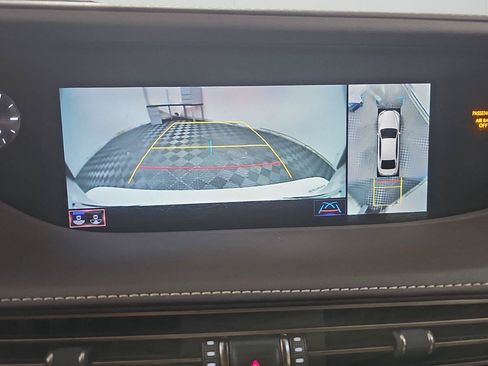 Used 2018 Lexus LS 500 AWD w/ Luxury Package image 17