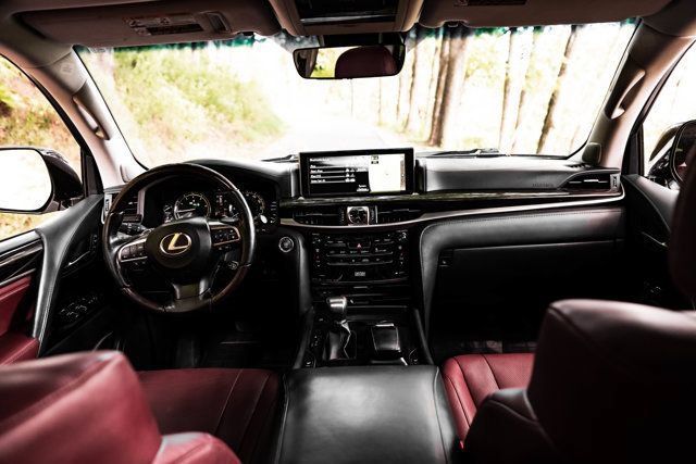 Used 2016 Lexus LX 570 4WD w/ Luxury Package image 12