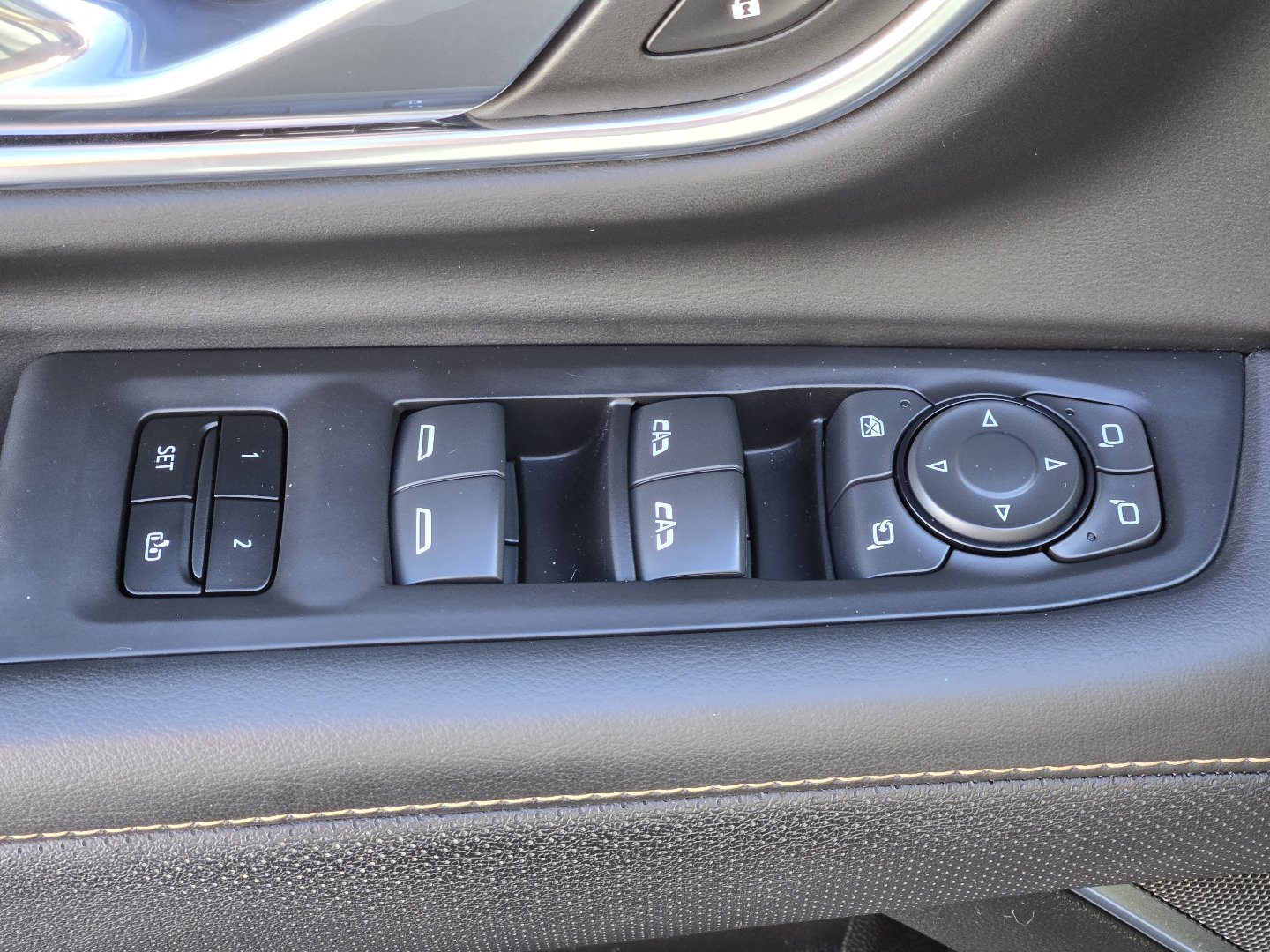 Used 2024 GMC Yukon AT4 AWD/4WD image 18