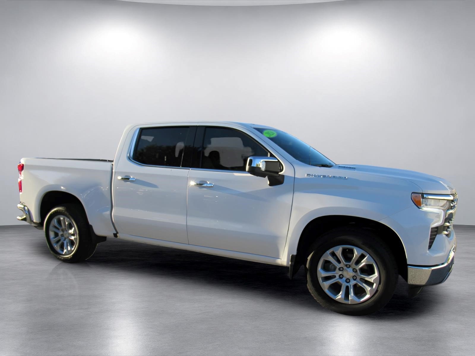 Used 2026 Chevrolet Silverado 1500 LTZ RWD image 2