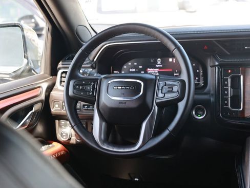 Used 2023 GMC Yukon Denali Ultimate AWD/4WD image 30