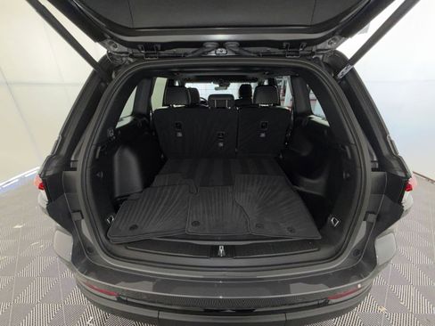 Used 2025 Jeep Grand Cherokee Altitude image 25