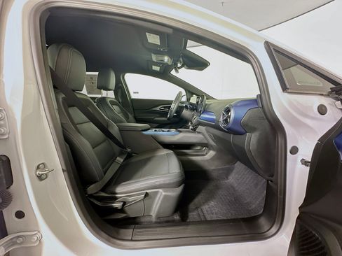 Used 2024 Chevrolet Equinox EV LT w/ LPO, Blackout Package image 32