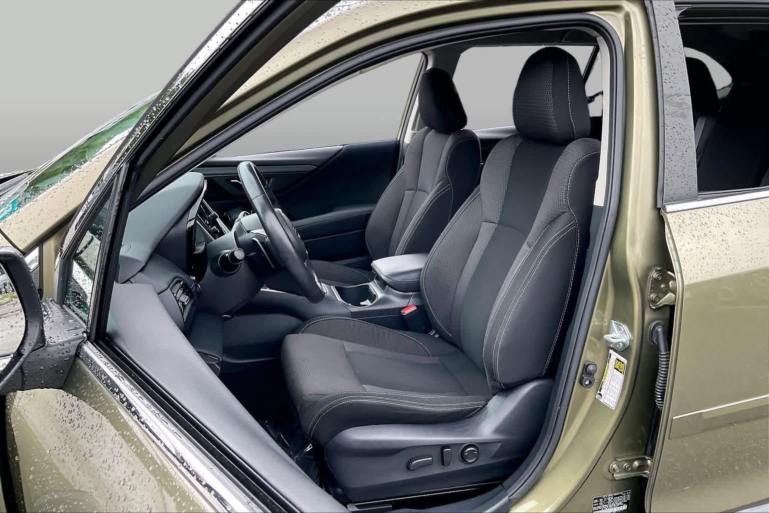 Used 2023 Subaru Outback Premium AWD/4WD image 7