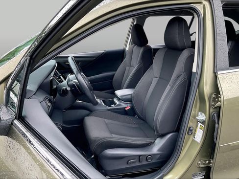 Used 2023 Subaru Outback Premium AWD/4WD image 7