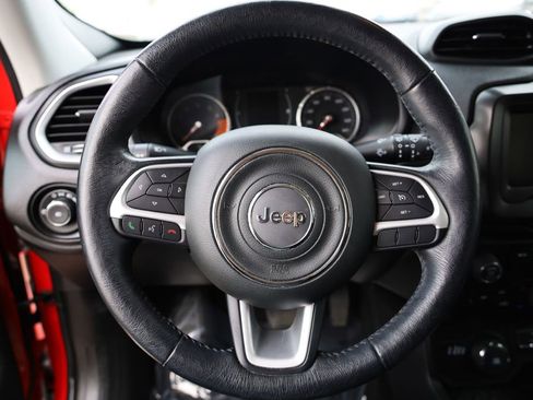 Used 2020 Jeep Renegade Latitude w/ Cold Weather Group image 22