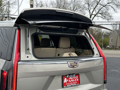 Used 2021 Cadillac Escalade Premium Luxury w/ Driver Assist Tech Package image 31