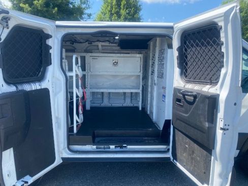 Used 2019 Ford Transit 250 130 Low Roof RWD image 10