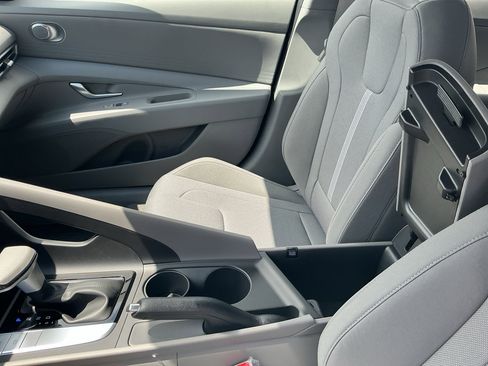 New 2026 Hyundai Elantra SE FWD image 12