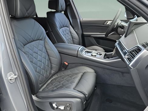 New 2026 BMW X5 xDrive50e w/ Executive Package image 16