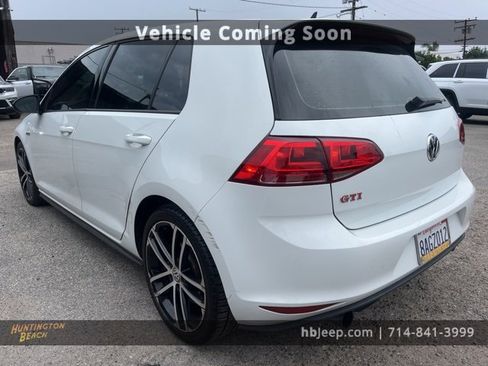 Used 2017 Volkswagen GTI Sport image 6