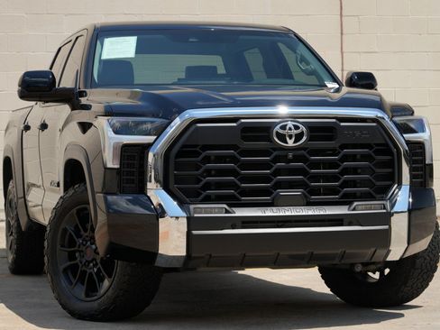 Used 2023 Toyota Tundra SR5 w/ TRD Off-Road Premium Package AWD/4WD image 4