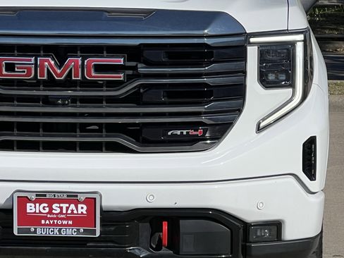 Used 2024 GMC Sierra 1500 AT4 w/ Technology Package image 7