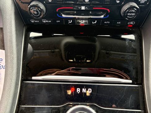 Used 2023 Jeep Grand Cherokee L Laredo AWD/4WD image 30