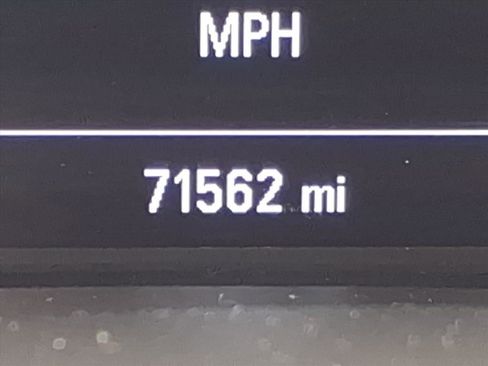 Used 2018 GMC Acadia SLE image 27