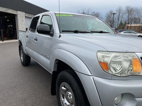 Used 2011 Toyota Tacoma 4x4 Double Cab w/ SR5 Pkg #2 image 11