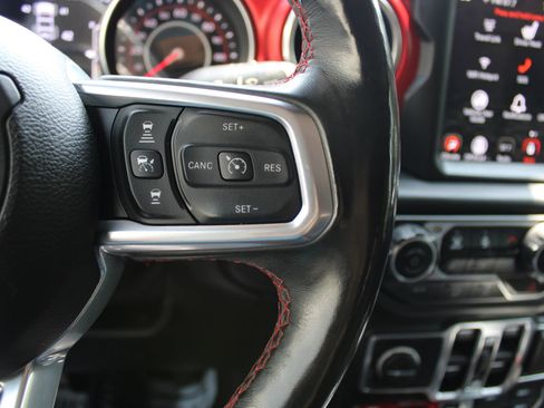 Used 2019 Jeep Wrangler Unlimited Rubicon AWD/4WD image 11