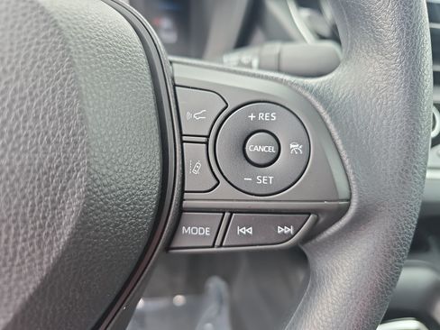 Used 2022 Toyota Corolla LE FWD image 17