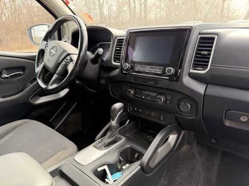 Used 2022 Nissan Frontier SV image 6