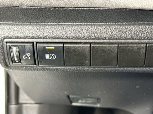 Used 2021 Toyota Corolla LE image 21