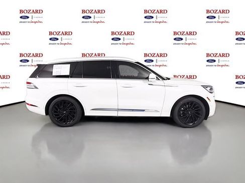 Used 2022 Lincoln Aviator Reserve w/ Equipment Group 201A RWD image 9