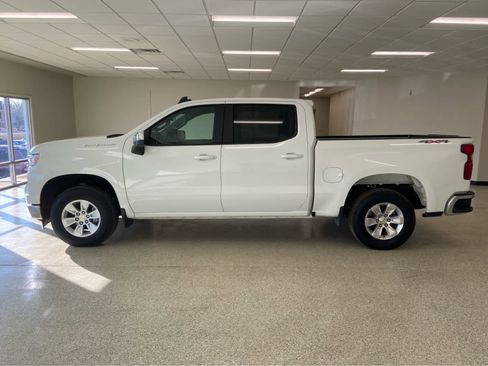Used 2025 Chevrolet Silverado 1500 LT AWD/4WD image 11