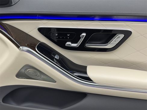 Used 2022 Mercedes-Benz S 500 4MATIC w/ Warmth & Comfort Package image 50