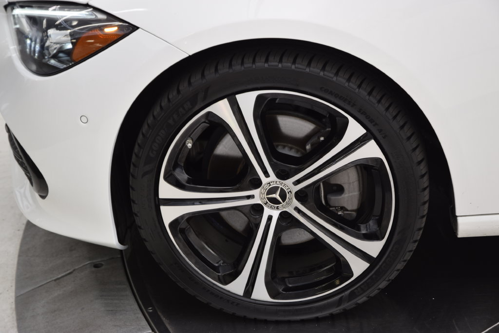 Used 2024 Mercedes-Benz C 300 Sedan image 12