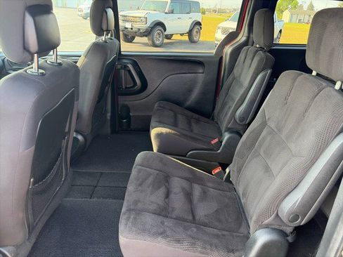 Used 2018 Dodge Grand Caravan SE FWD image 20