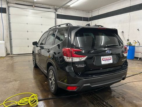 Used 2023 Subaru Forester Premium AWD/4WD image 4