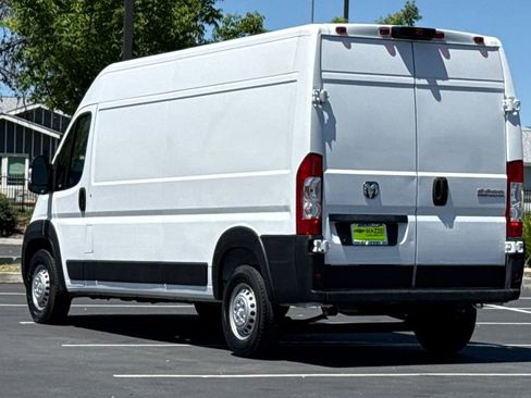 Used 2024 RAM ProMaster 2500 w/ Convenience Group FWD image 3
