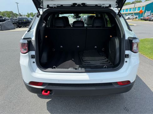 Used 2026 Jeep Compass Trailhawk w/ Sun, Sound & Navigation Group AWD/4WD image 8