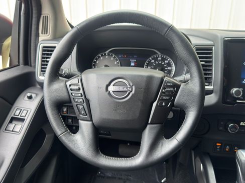 Used 2022 Nissan Frontier SV RWD image 18