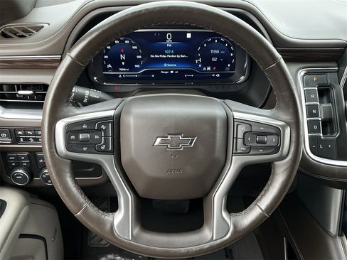 Used 2022 Chevrolet Tahoe Z71 w/ Luxury Package image 11