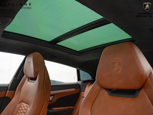 Used 2021 Lamborghini Urus Base image 23