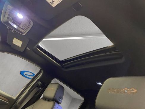 New 2025 Chevrolet Silverado 1500 High Country w/ Midnight Edition image 9