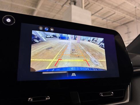 Used 2025 Chevrolet Equinox LT FWD image 24