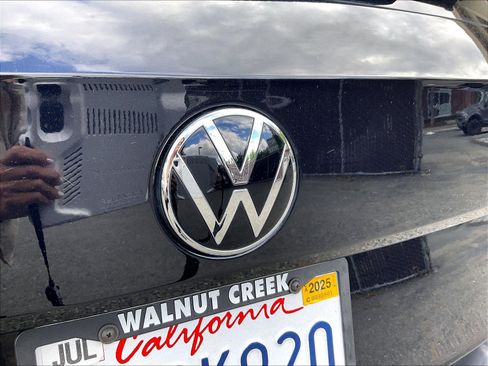 Certified 2022 Volkswagen Taos SE FWD image 31