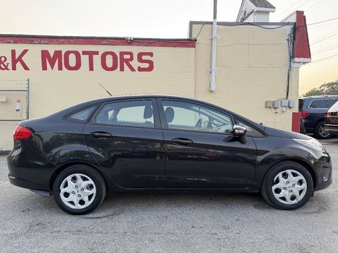 Used 2013 Ford Fiesta SE FWD image 9